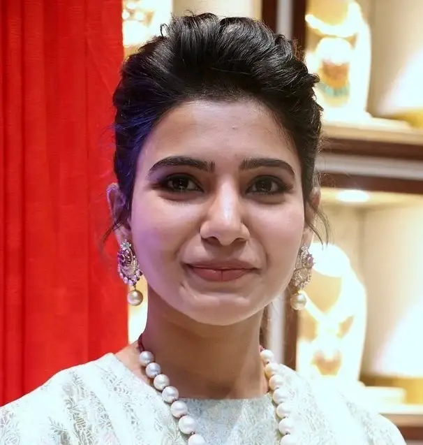 BEAUTIFUL ACTRESS SAMANTHA TOP 10 OILY FACE CLOSEUP 5